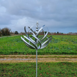 Éolienne décorative de jardin en fer gris moulin à vent Gonfreville vue de profil