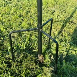 Éolienne de Jardin Cuivrée "Poésie Aérienne" – Lézard du jardin vue de la fixation 